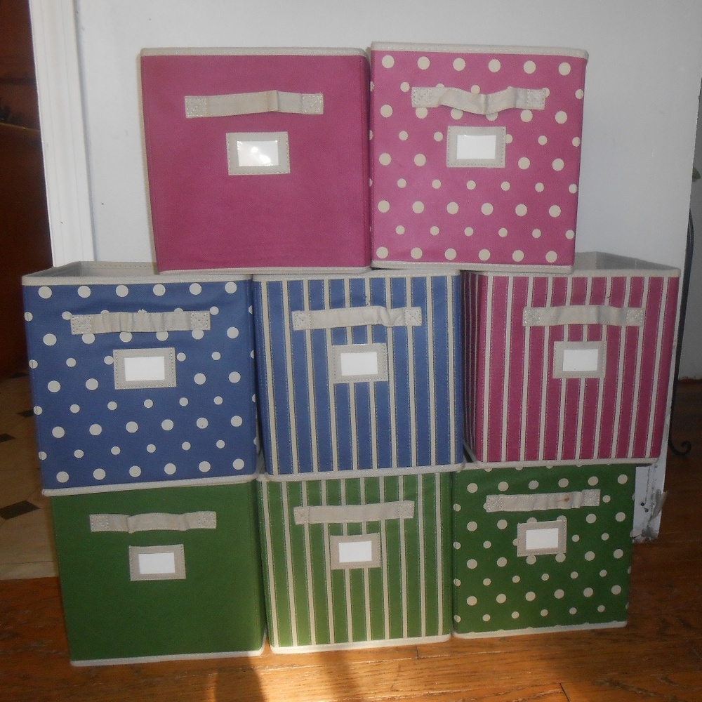 8 folding storage cubes